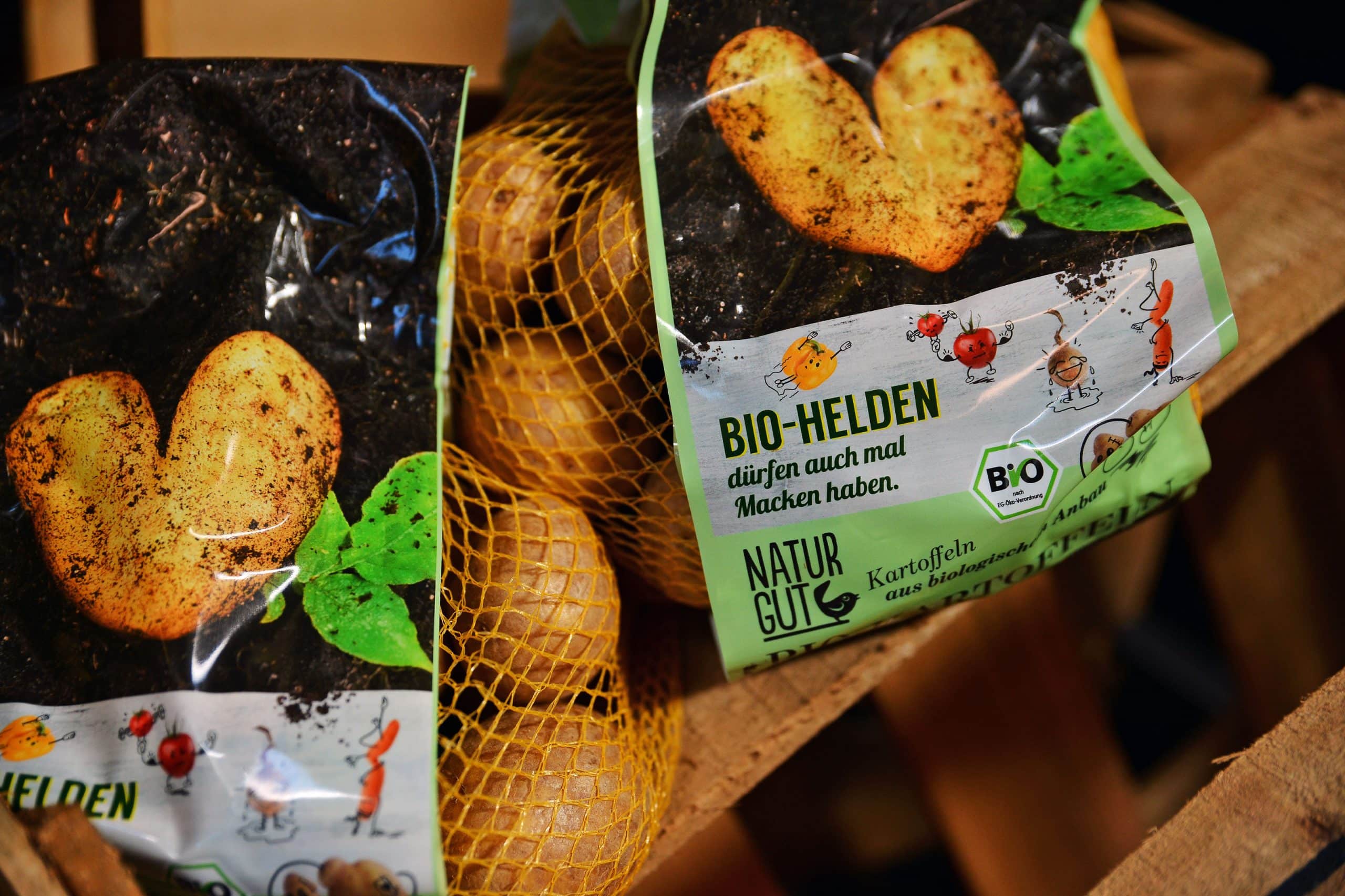 Die Naturgut Bio-Helden Kartoffeln in einem Netz