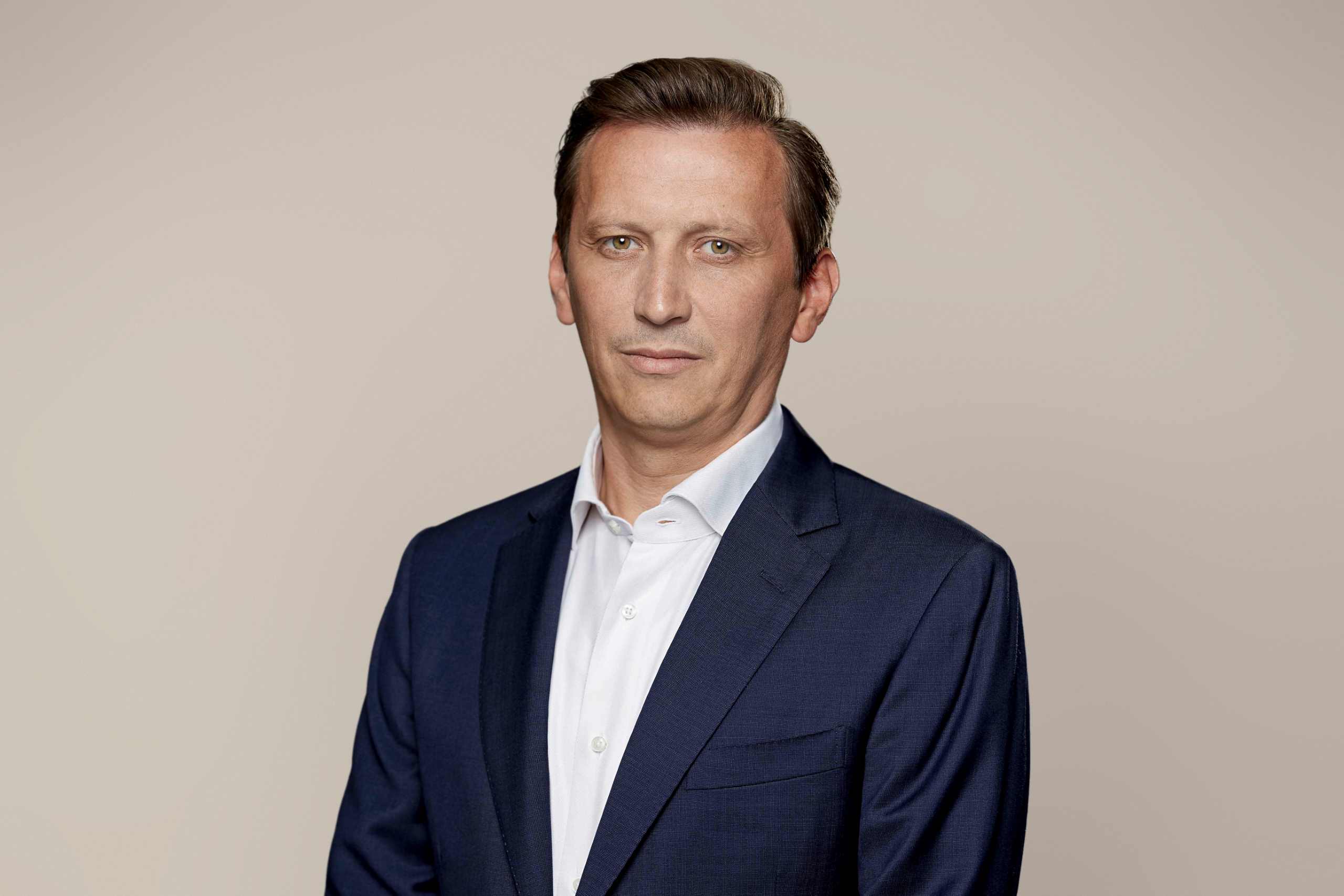 Lionel Souque  (Chief Executive Officer)