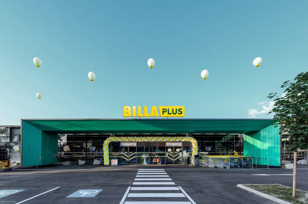 Es ist eine BILLA Plus Filiale zu sehen