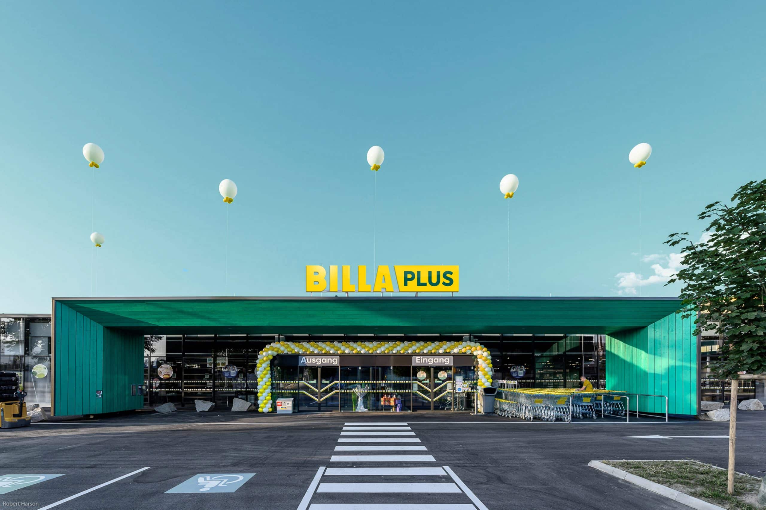 Es ist eine BILLA Plus Filiale zu sehen