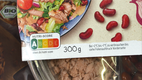 Salatverpackung mit Nutri-Score-Angabe