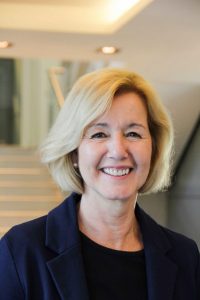 Porträt von Dr. Petra Meyer-Ochel.