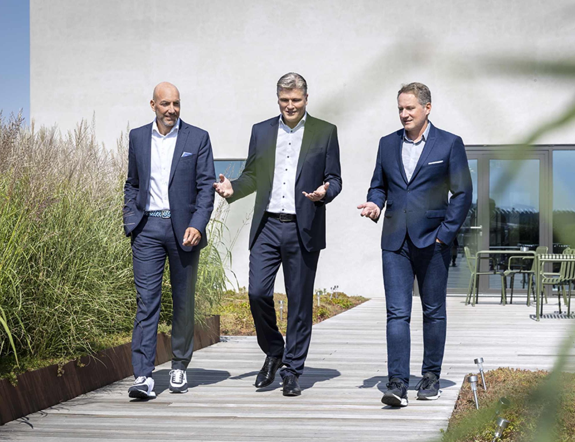 Porträt von Dr. Ingo Burmester (links), Leif Vase Larsen (Mitte) und Boris Schnabel (rechts).