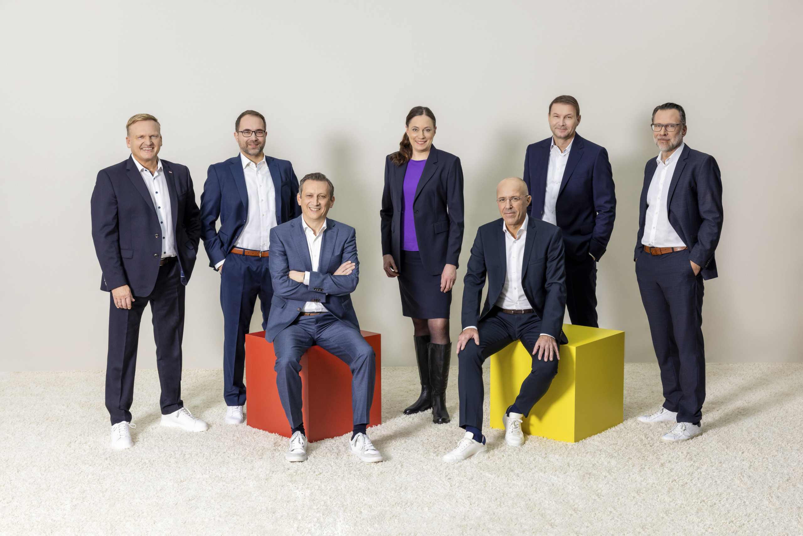 Von links Peter Maly, Telerik Schischmanow, Lionel Souque, Daniela Büchel, Jan Kunath, Hans-Jürgen Moog und Christoph Eltze.