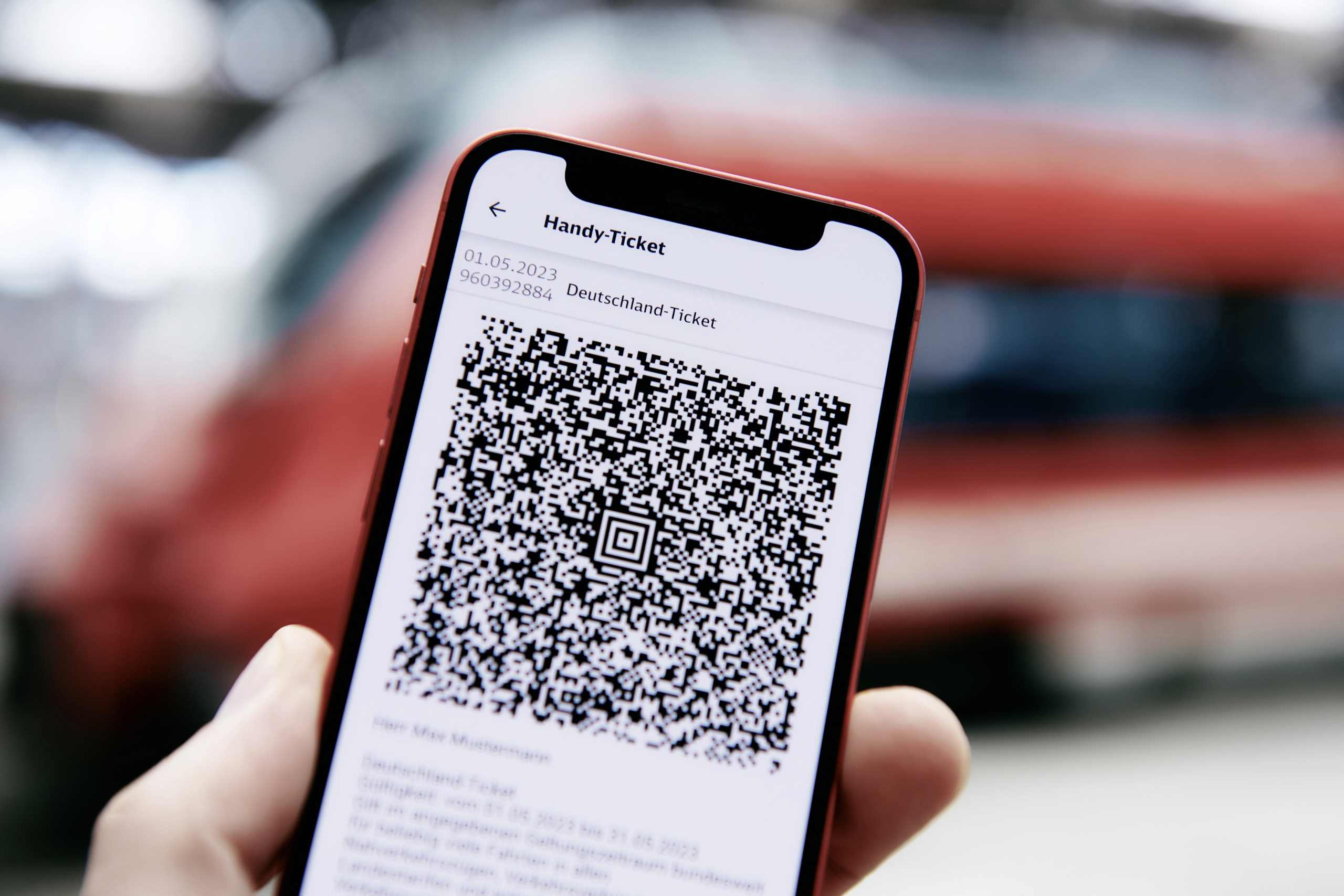 Engagement für Mobilitäts und Klimawende REWE Group ist erste DB