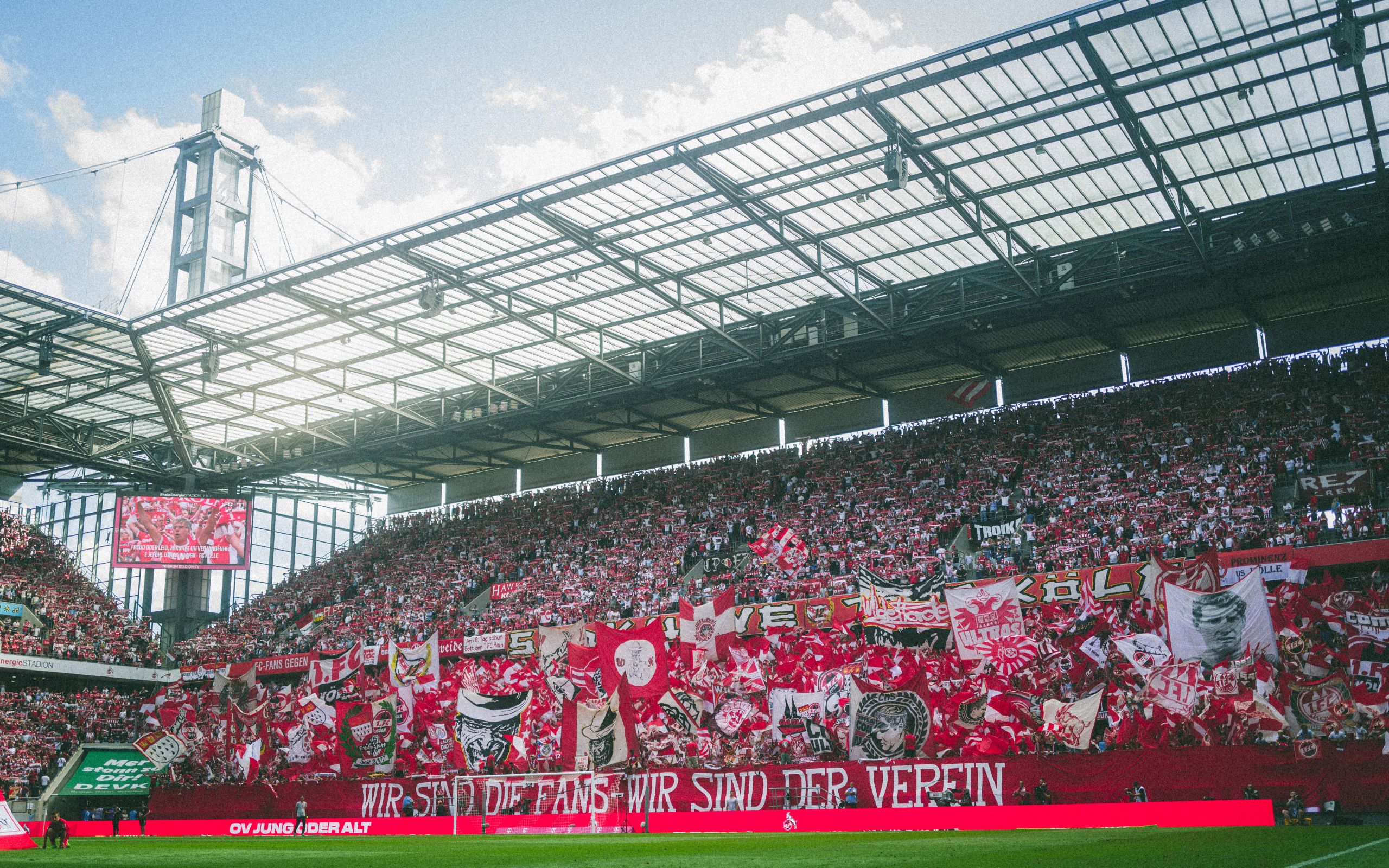 Stadion mit Zuschauern des ersten FC Kölns