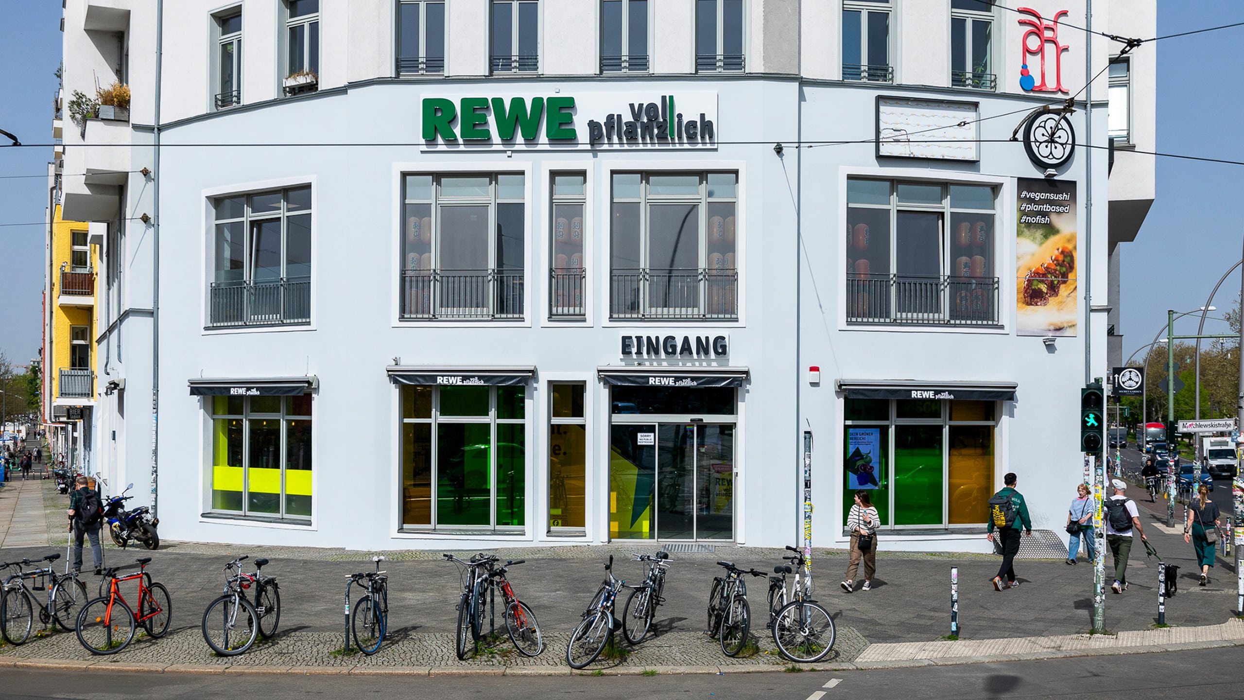 REWE vollpflanzlich Markt von außen