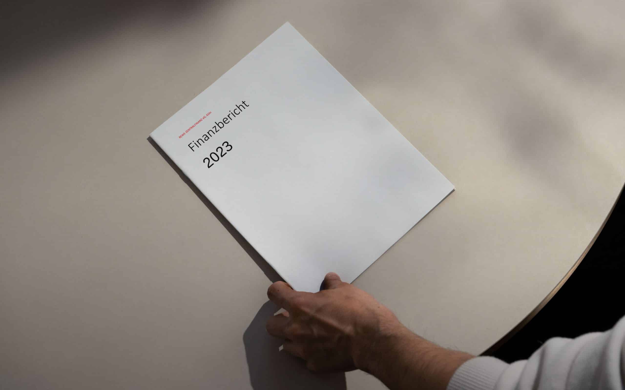 Heft mit der Aufschrift 