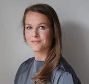 Porträt von Teresa Frösch, Autorin der REWE Group Unternehmenskommunikation.