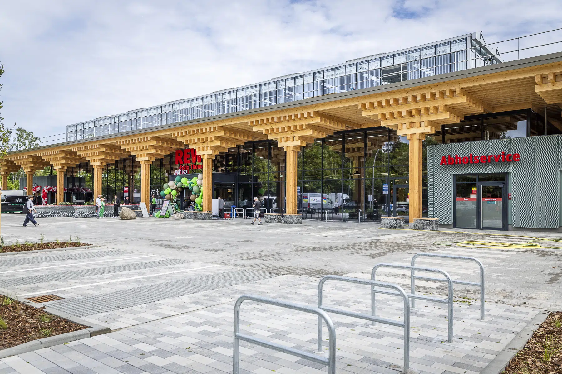 The exterior view of the new REWE Green Farming in Berlin.