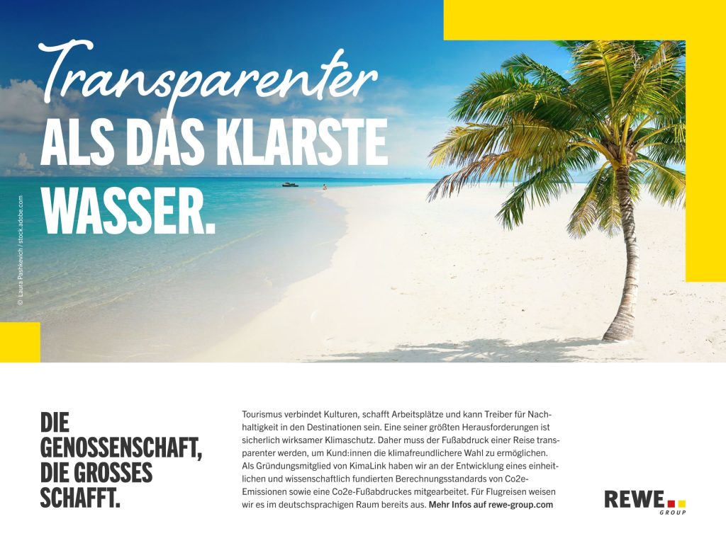 Weitläufiger Sandstrand mit türkisfarbenem Meer und einer einzelnen Palme im Vordergrund, kombiniert mit großem Text: 