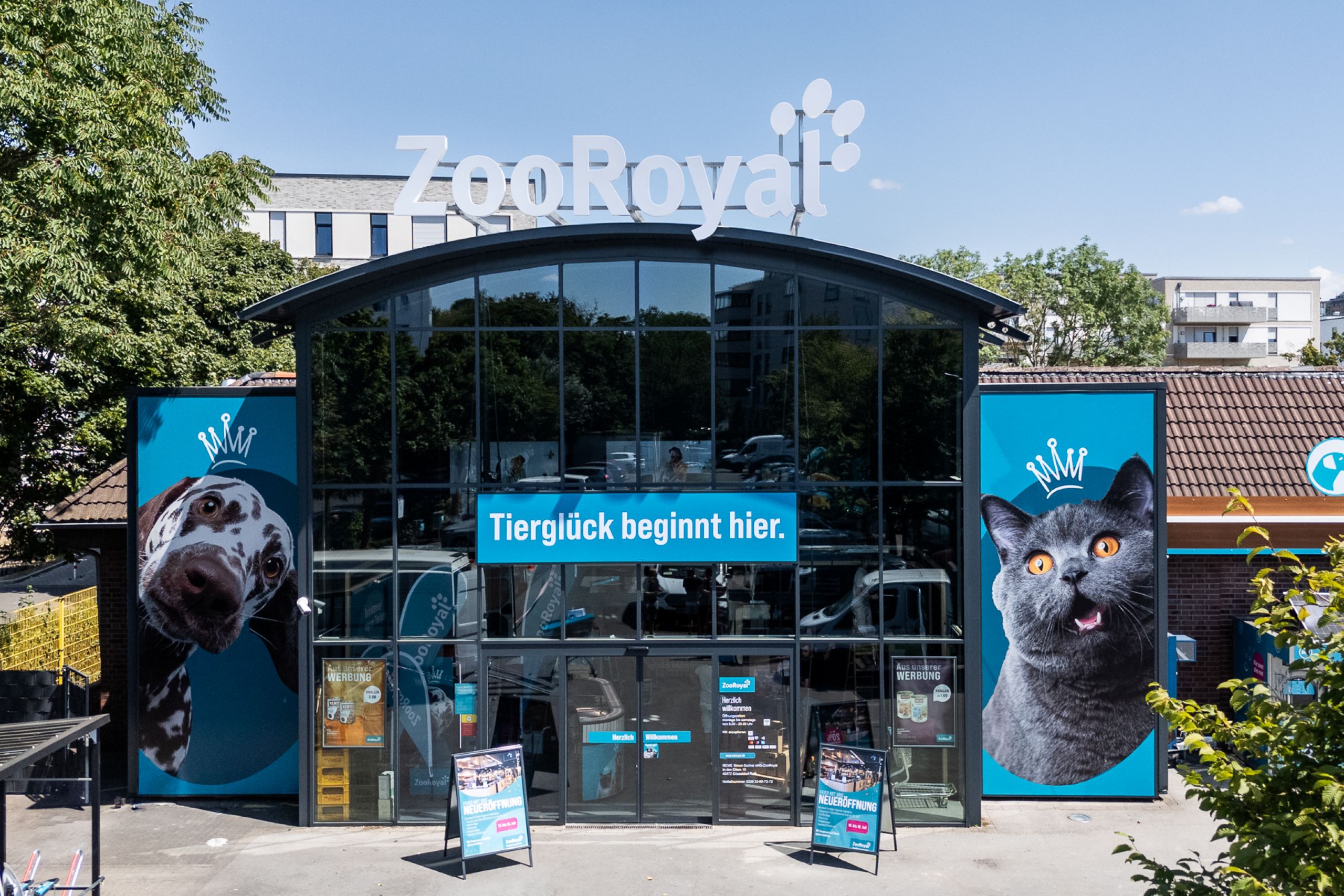 ZooRoyal Market from the Outside
